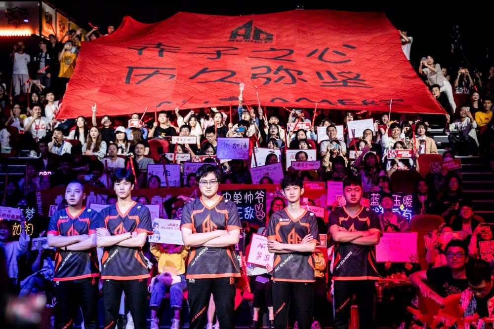 引了无数球